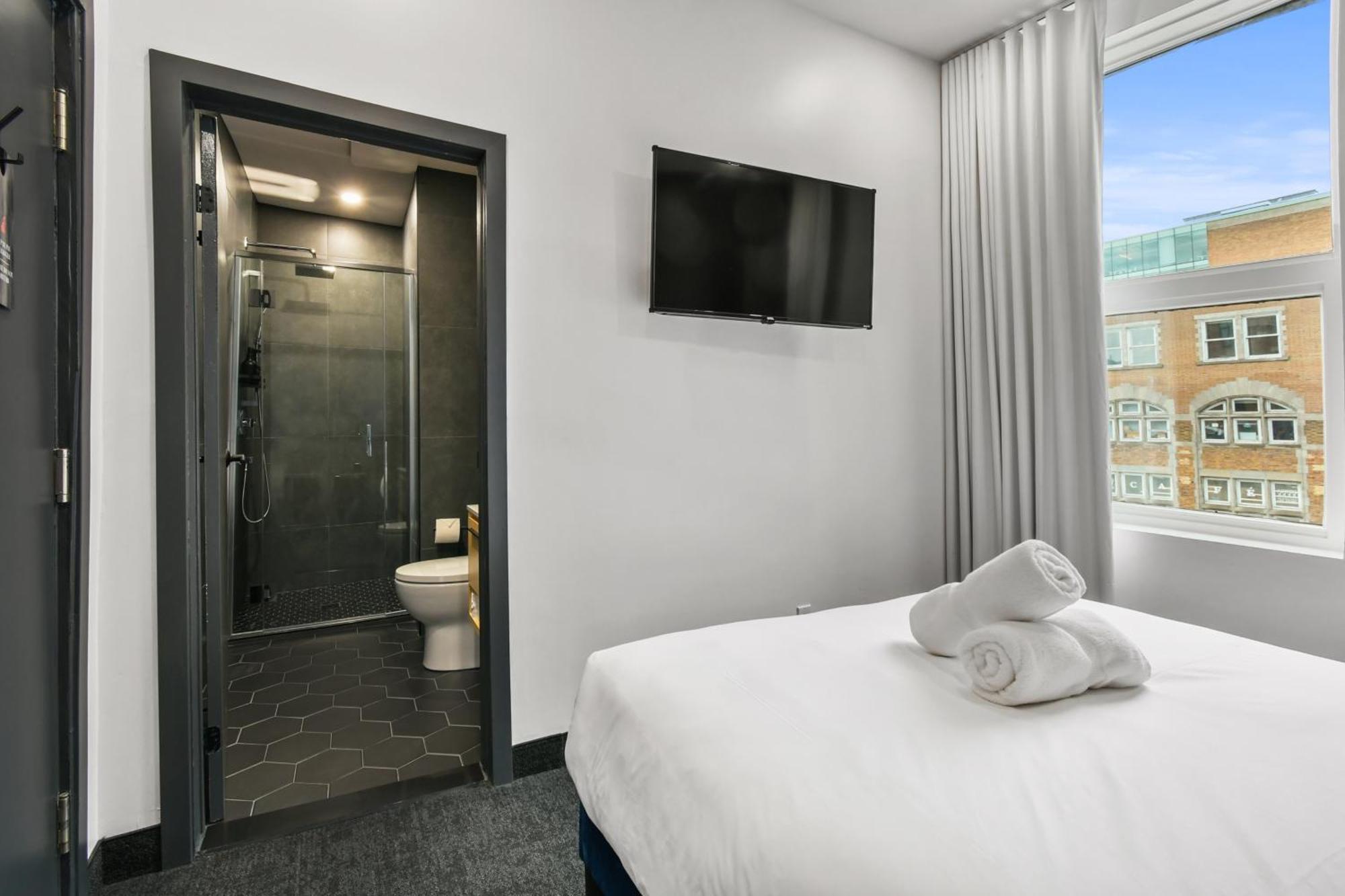 Lift Hotel Montreal Exterior photo