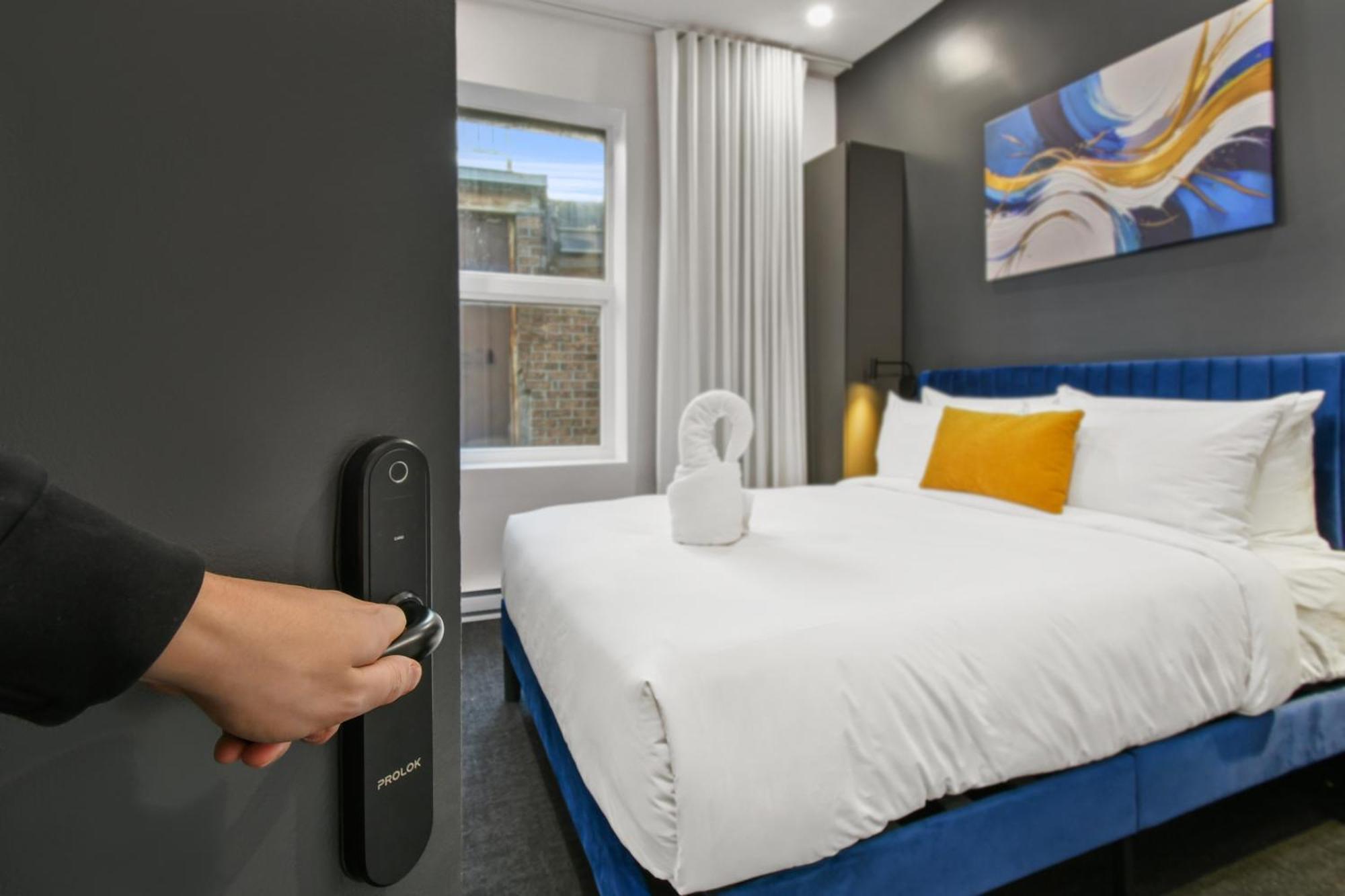 Lift Hotel Montreal Exterior photo